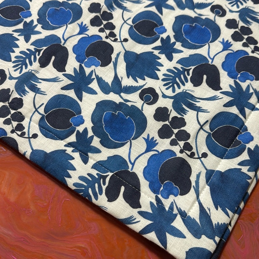 La DoubleJ NWOT linen wildbird set of 2 placemats blue